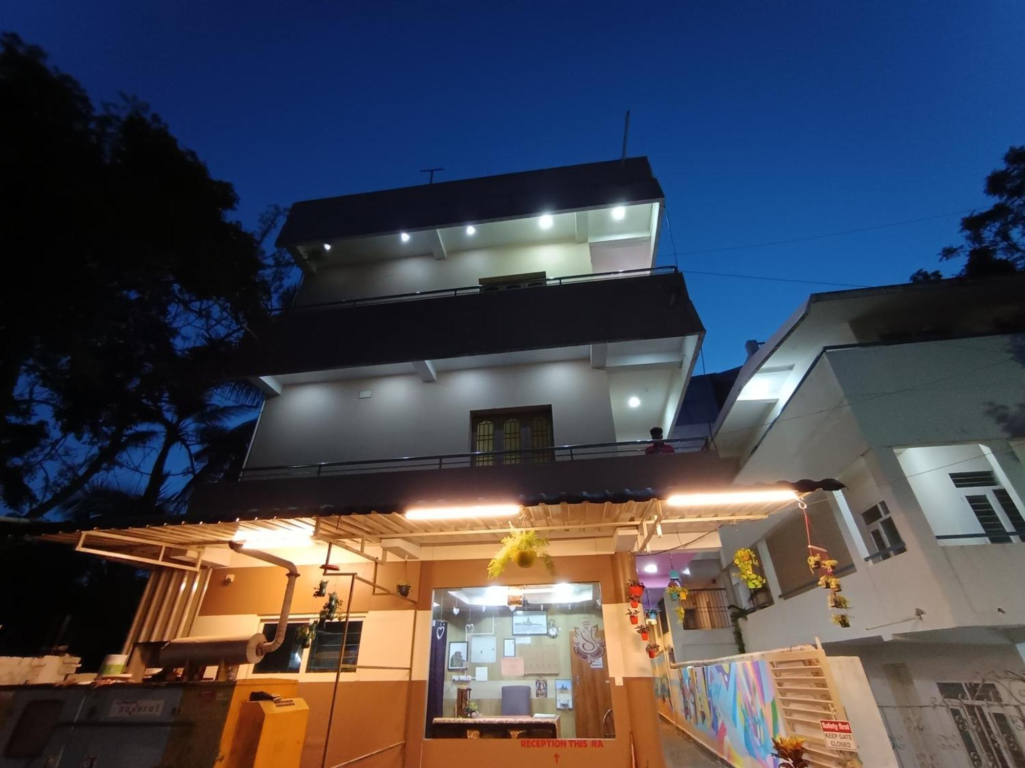 Sri Murugan Beach Paradise Hotel マハーバリプラム エクステリア 写真