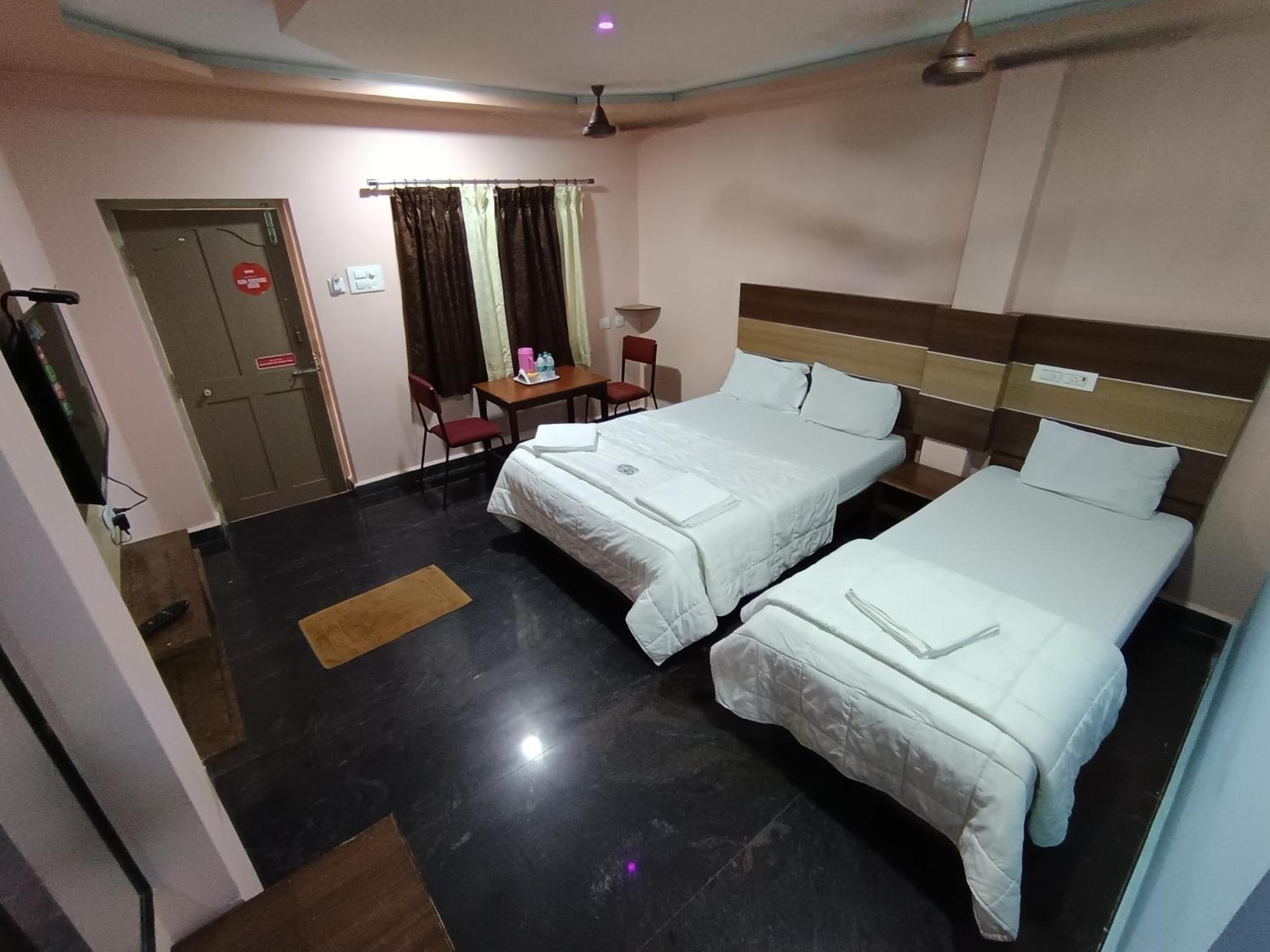 Sri Murugan Beach Paradise Hotel マハーバリプラム エクステリア 写真