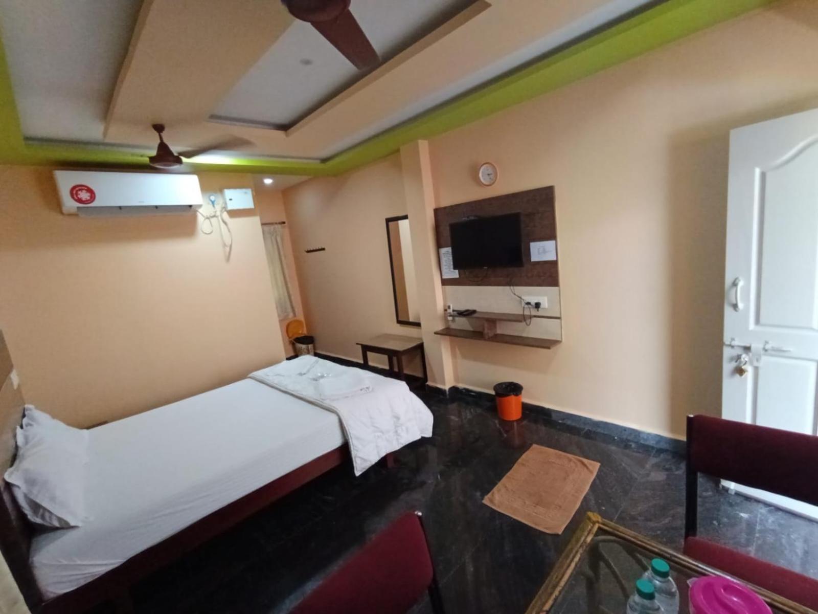 Sri Murugan Beach Paradise Hotel マハーバリプラム エクステリア 写真