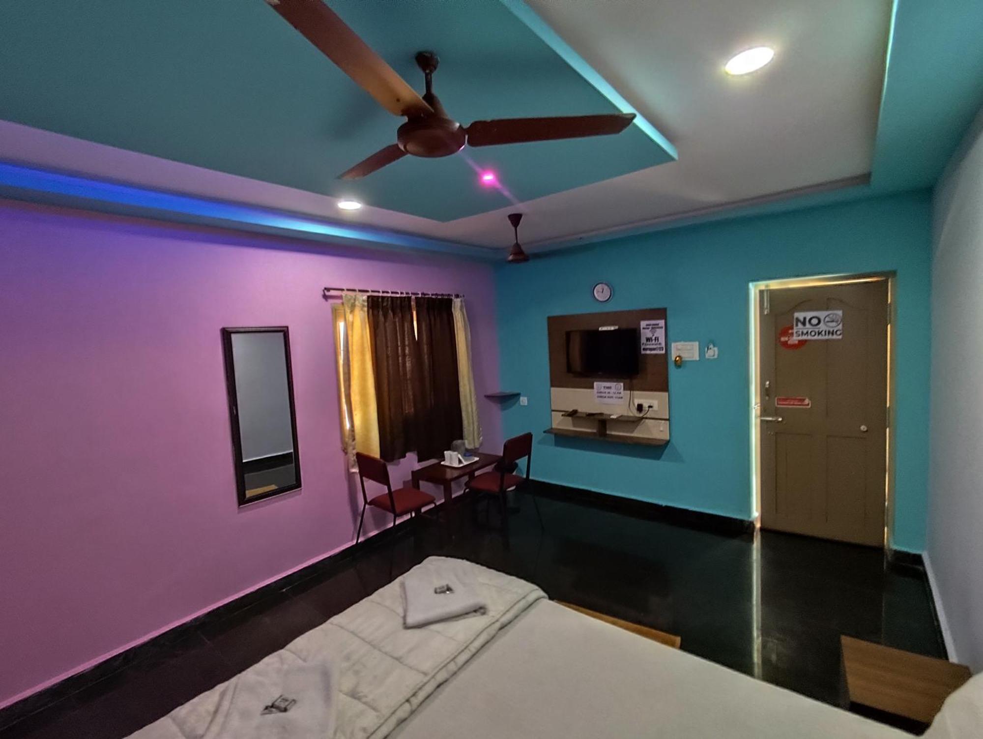 Sri Murugan Beach Paradise Hotel マハーバリプラム エクステリア 写真