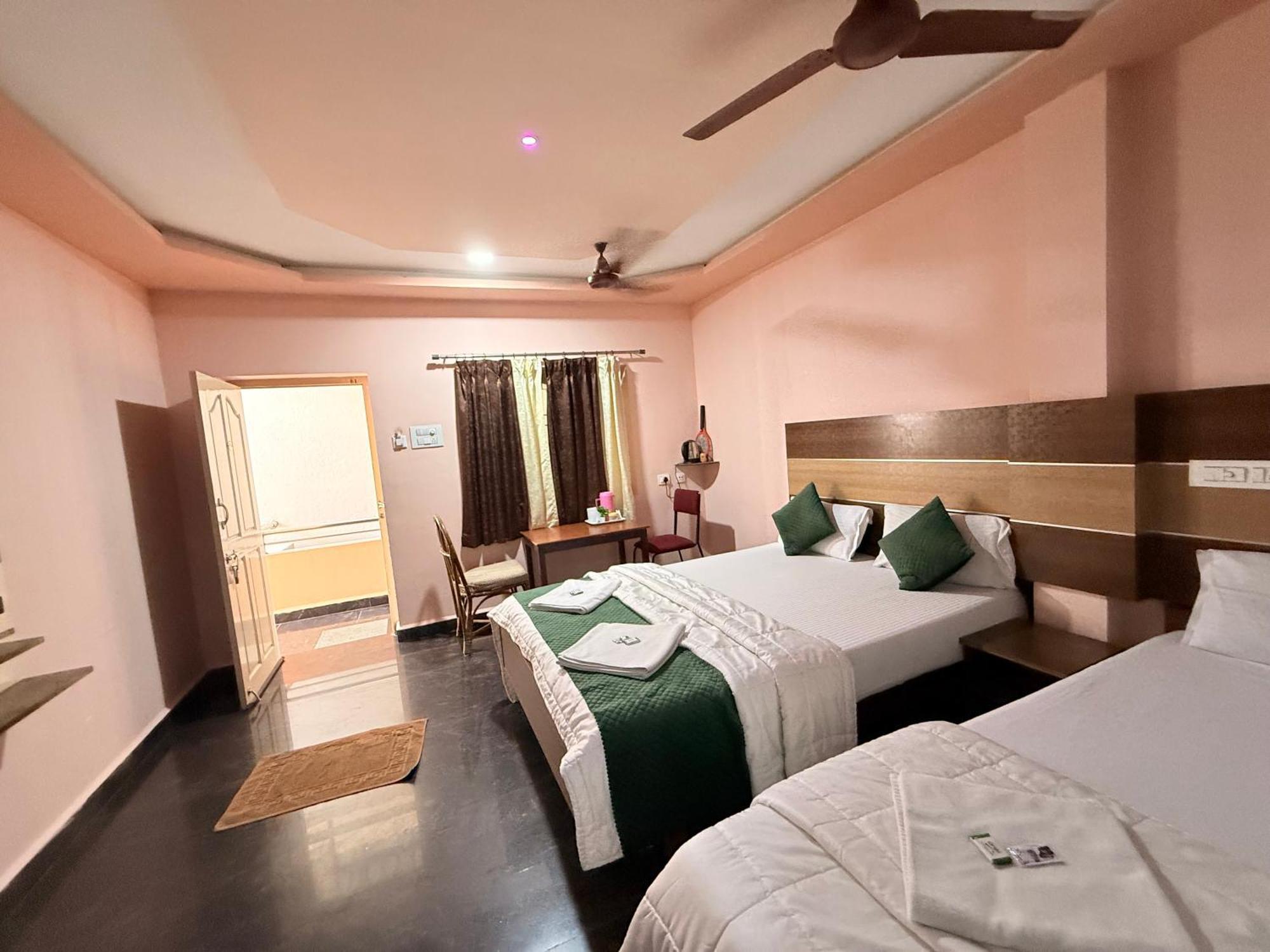 Sri Murugan Beach Paradise Hotel マハーバリプラム エクステリア 写真